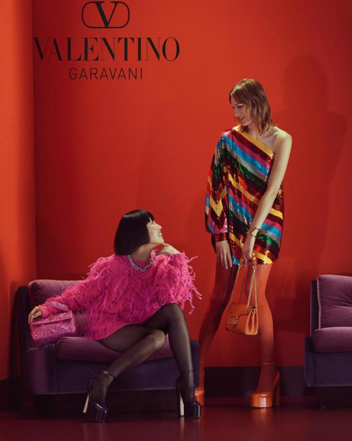 Valentino TheParty Collection. Valentino (2022-02-22-2022-02-22)